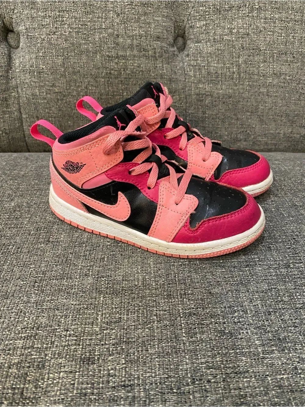 Nike Air Jordan 1 Mid Pink and Black Toddler Sneakers SZ 9 C